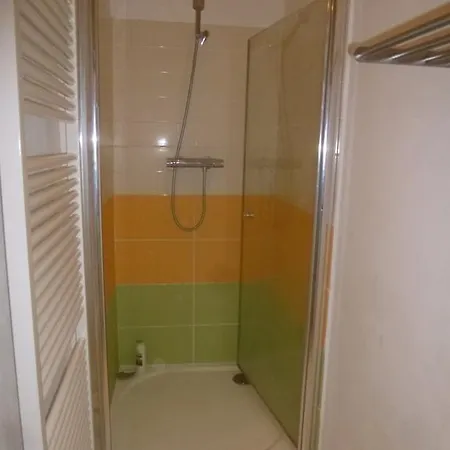 Apartman 735 *